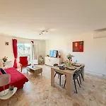 Appartement T2 Climatise Dans Petite